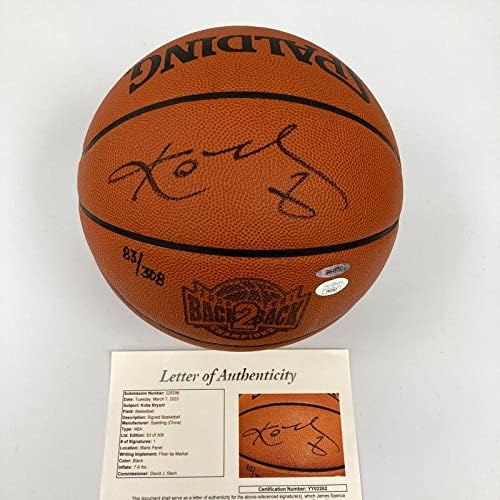 Кобе Брайънт подписа Договор за официалната игра UDA по баскетбол 2000-01 гръб към гръб и JSA COA - Баскетболни топки с автографи